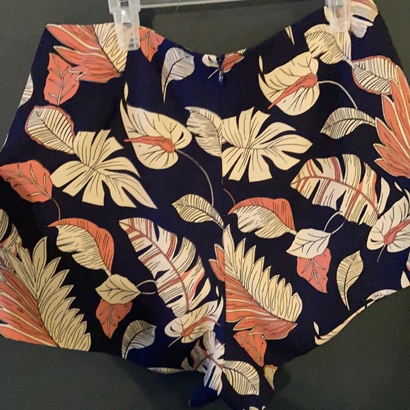 Shorts. - Picture 3 of 3